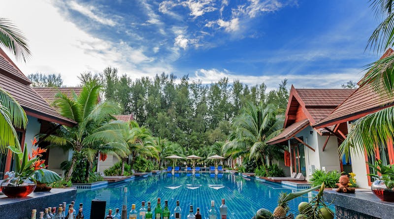 How to Choose the Right Accommodation to Enjoy Pool Parties in GOA?