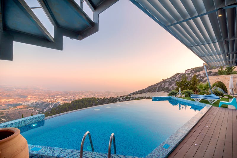 Factors to Check When Choosing a Swimming Pool Villa in GOA