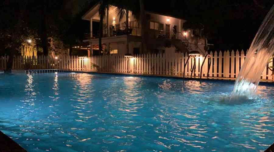 villa banyan pool